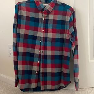 The size is large but I feel like it runs small.